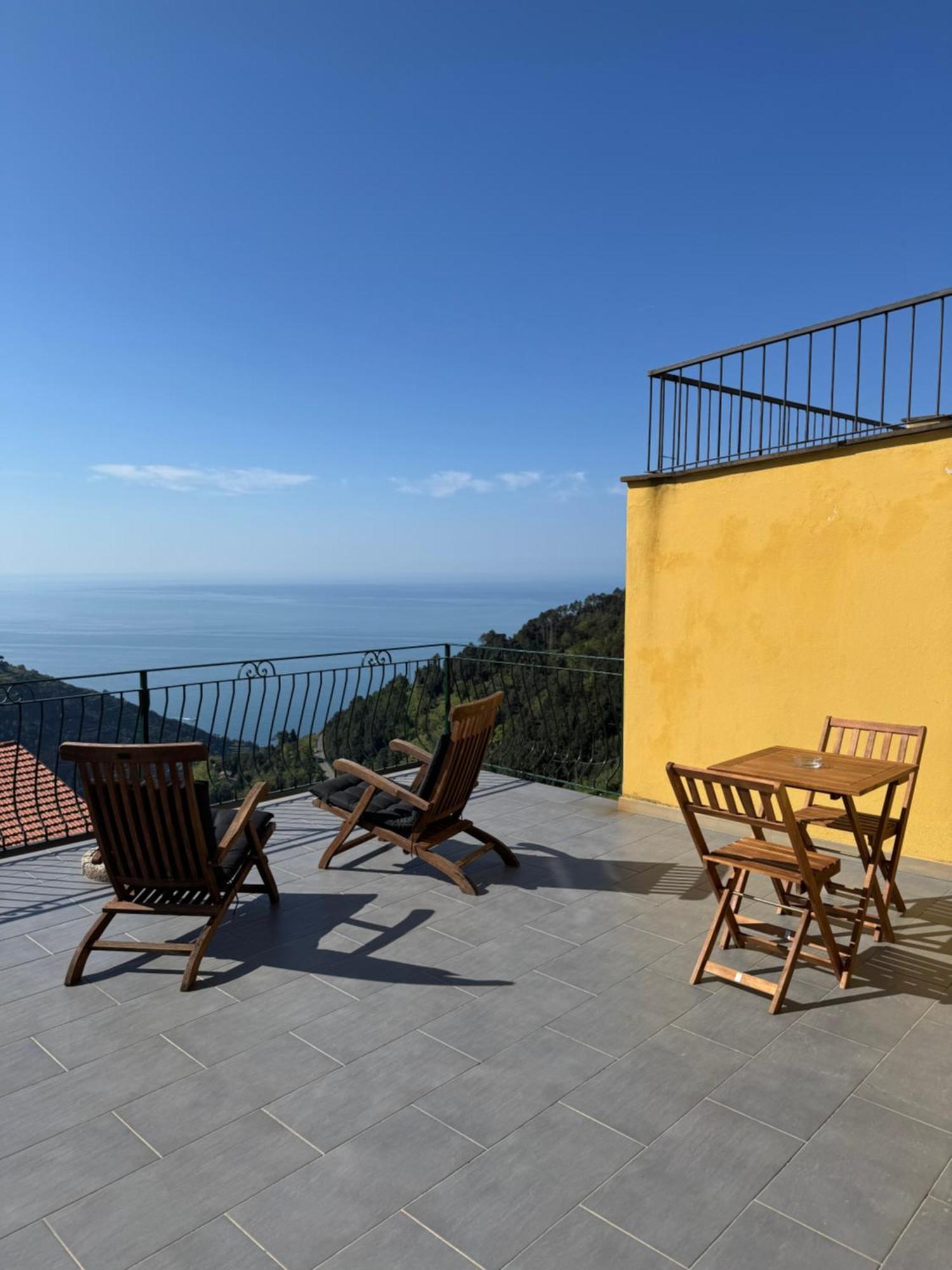 Affittacamere Pz Vernazza Buitenkant foto